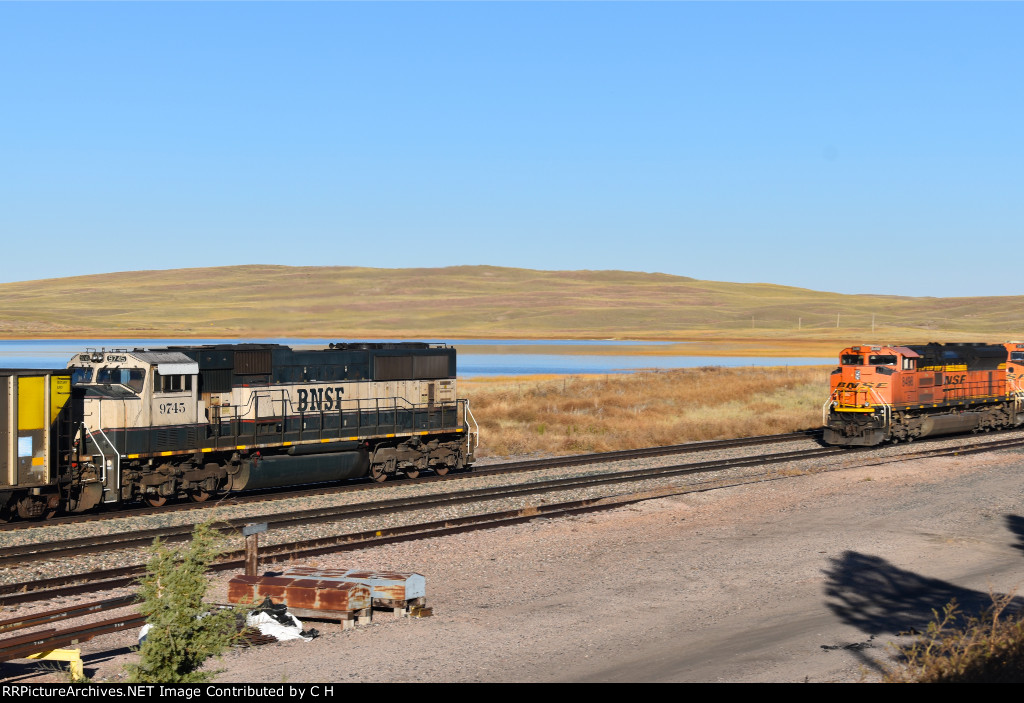 BNSF 9745/8498